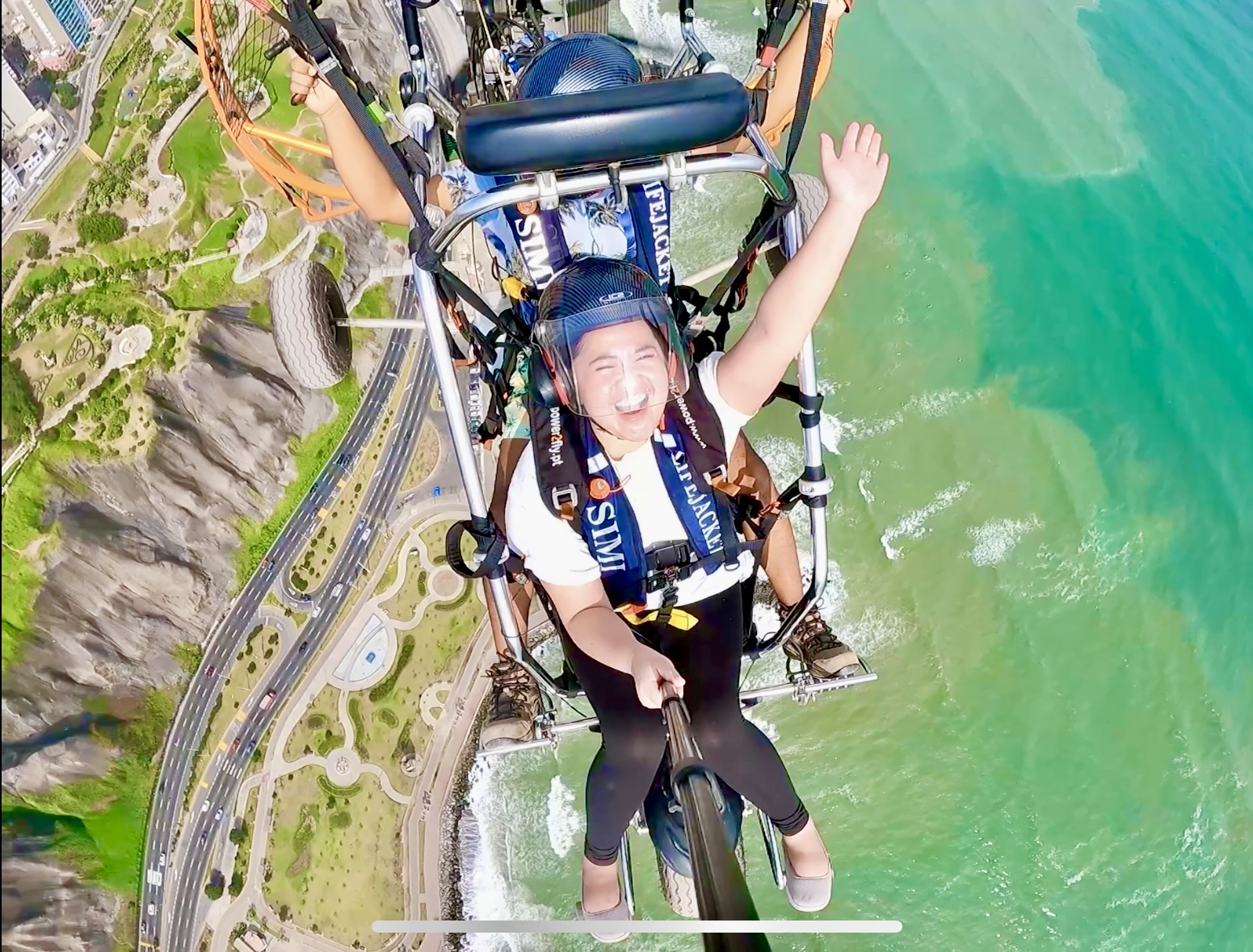 paragliding in lima peru