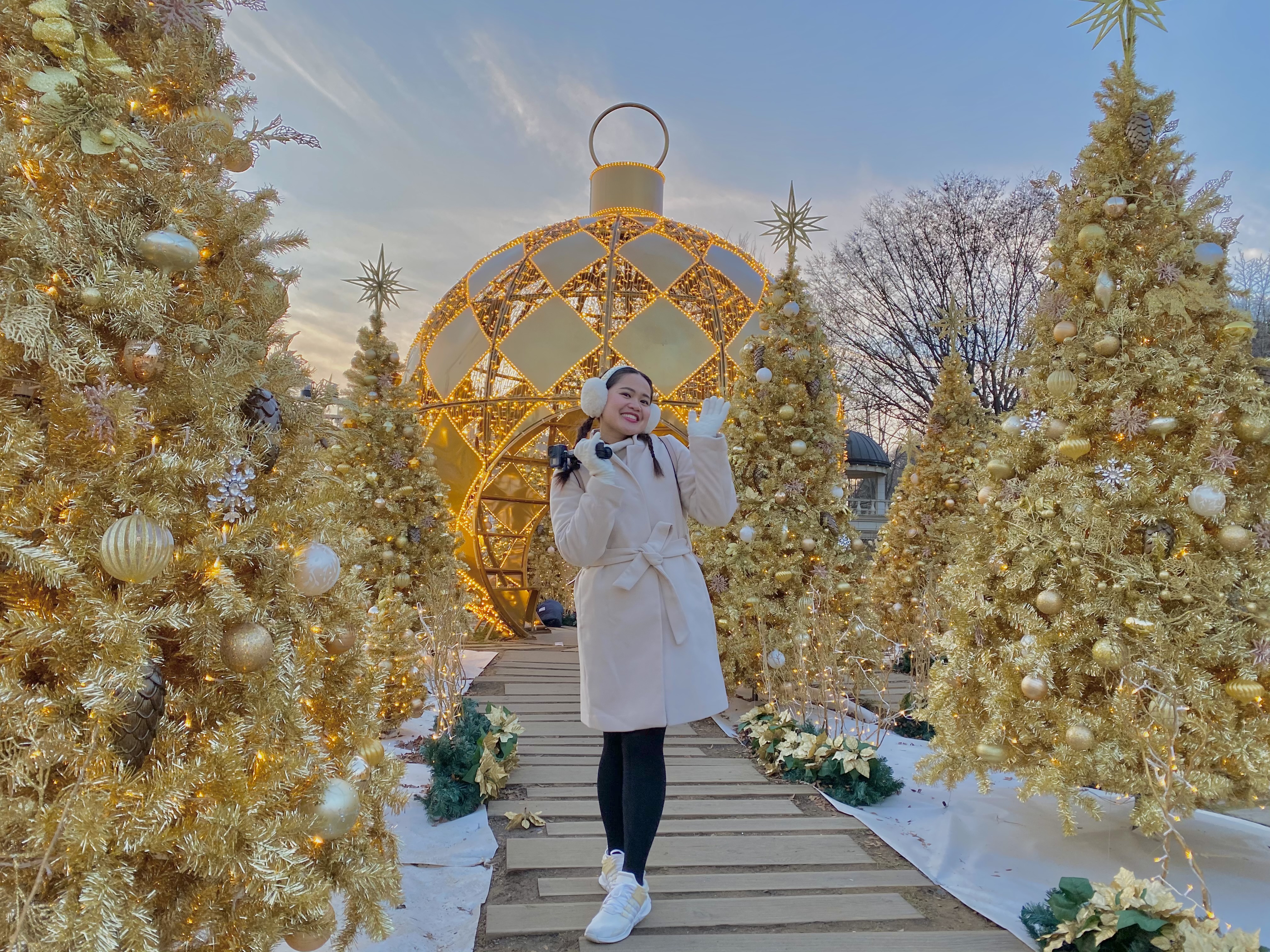 travel poses female standing